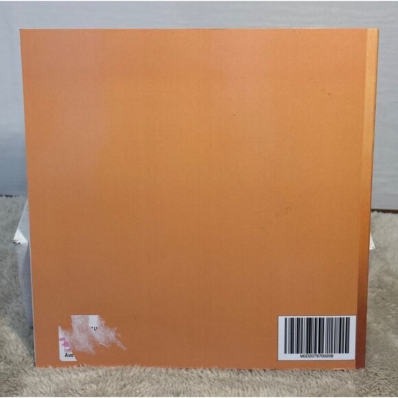 Taylor Swift 2025 Calendar With Monthly Photos - Picture 2 of 6